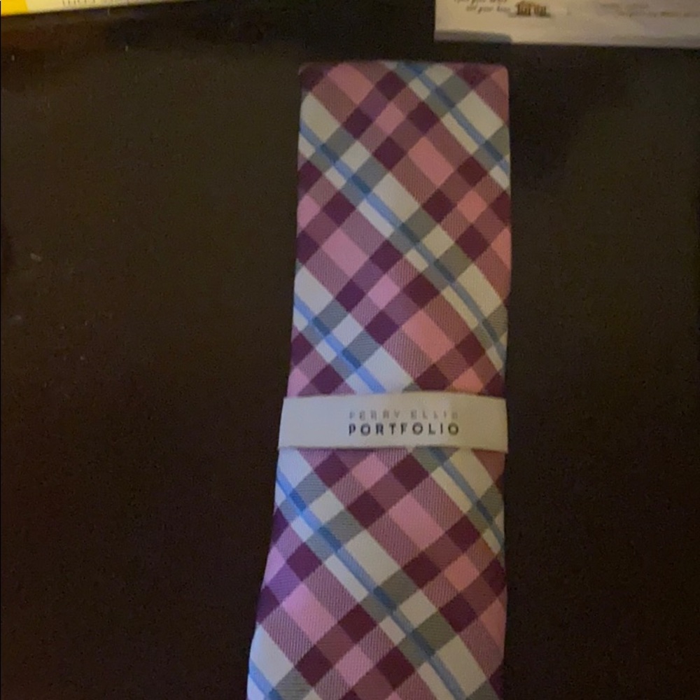 Perry Ellis Men’s tie